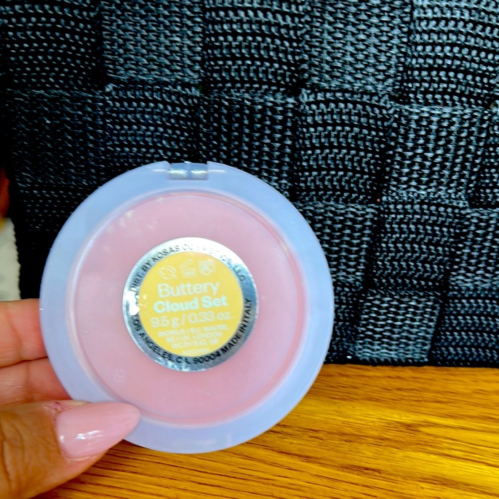 KOSAS Buttery Cloud Set Makeup Compact